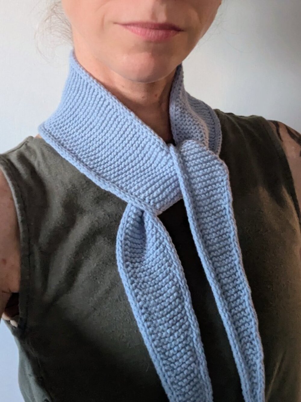 Hand Knit Sophie Scarf Skinny Wrap Neckerchief Bandana Periwinkle Sky Baby Blue - Picture 7 of 12